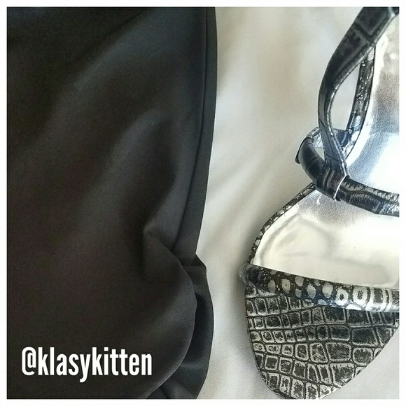 Bebe Marlenee T-STRAP Tubular Sandals - Picture 5 of 7